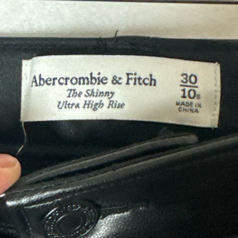 Abercrombie & Fitch Black High Rise Pants 30/10s - Picture 6 of 6